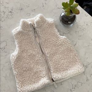 Cream fuzzy girls 4t vest